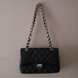 Classic Black Quilted Shoulder Bag with Gold Chain